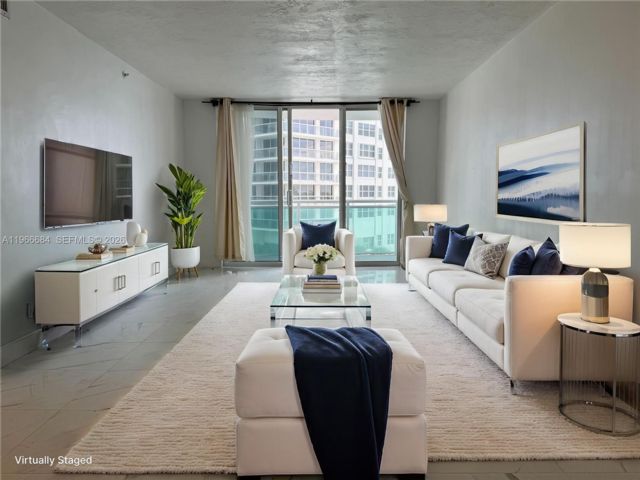  2 BR,  1.50 BTH &nbsp; style home in Hollywood