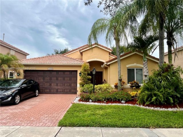  3 BR,  2.00 BTH &nbsp; style home in Pembroke Pines