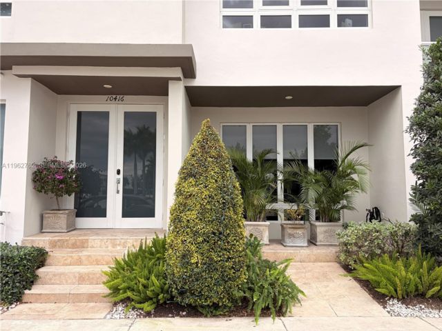  3 BR,  2.50 BTH &nbsp; style home in Medley