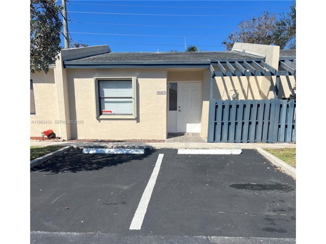  2 BR,  1.50 BTH &nbsp; style home in Pembroke Pines