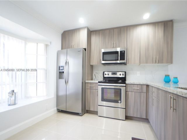  2 BR,  2.50 BTH &nbsp; style home in Cooper City