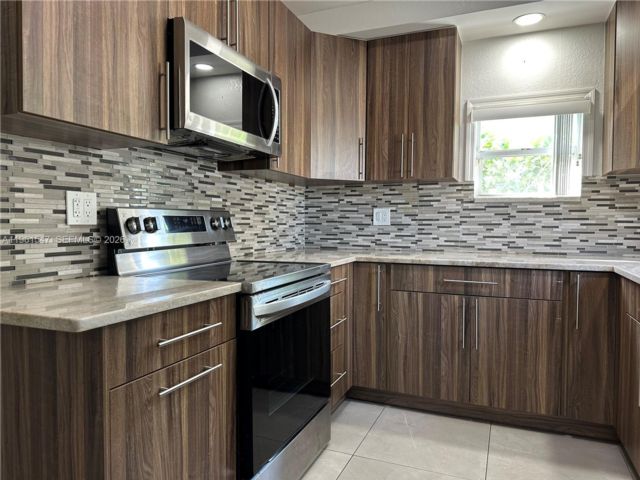 [Lake Worth Real Estate, listing number 3331303]