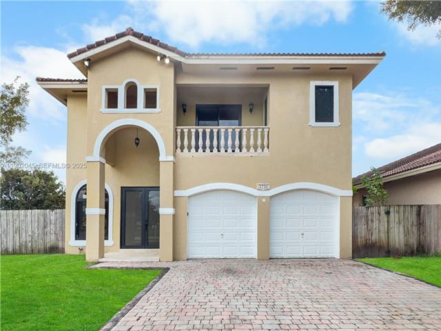  4 BR,  4.00 BTH &nbsp; style home in Homestead