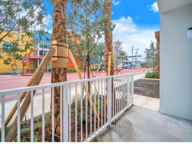  2 BR,  2.00 BTH &nbsp; style home in Hallandale