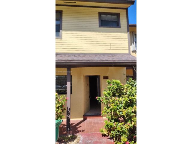  2 BR,  2.50 BTH &nbsp; style home in Miami