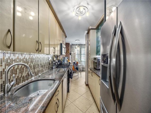  2 BR,  2.00 BTH &nbsp;Co-op style home in Brighton Beach