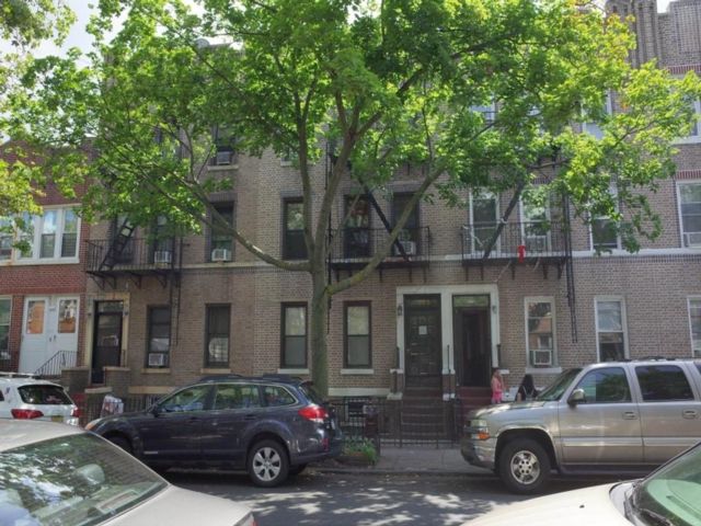 11 BR,  6.00 BTH &nbsp;Multi-family style home in Bay Ridge