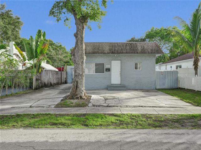  2 BR,  1.00 BTH &nbsp; style home in Dania