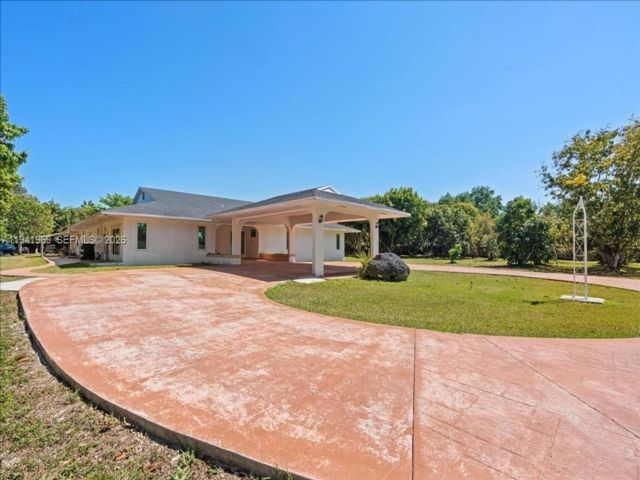  3 BR,  3.00 BTH &nbsp; style home in Homestead