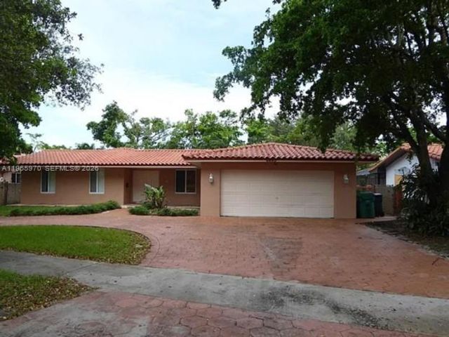  5 BR,  3.00 BTH &nbsp;Other style home in Hialeah