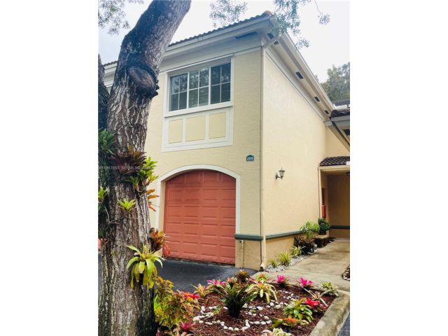  3 BR,  2.00 BTH &nbsp; style home in Miramar