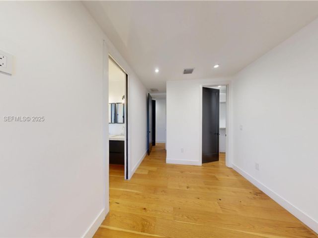 [PHOTO]
