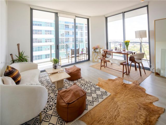  2 BR,  2.00 BTH &nbsp; style home in Miami