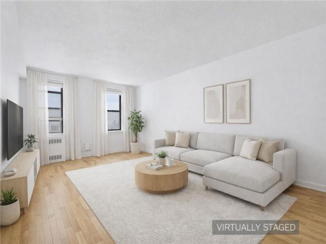  1 BR,  1.00 BTH &nbsp;Co-op style home in Bay Ridge