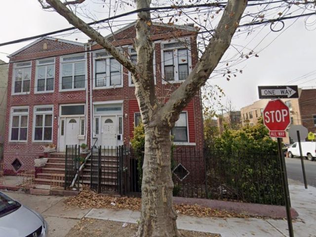  6 BR,  3.00 BTH &nbsp;Multi-family style home in East New York