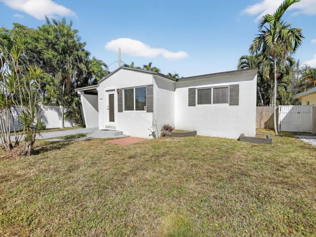  2 BR,  1.00 BTH &nbsp; style home in Hallandale