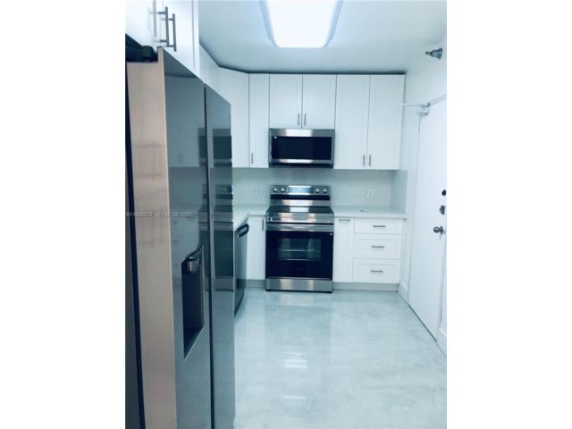  2 BR,  2.00 BTH &nbsp; style home in Bal Harbour
