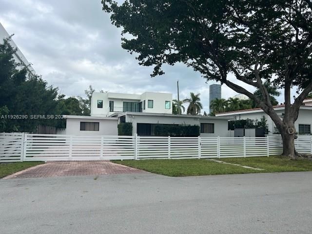  3 BR,  2.50 BTH &nbsp; style home in Sunny Isles Beach