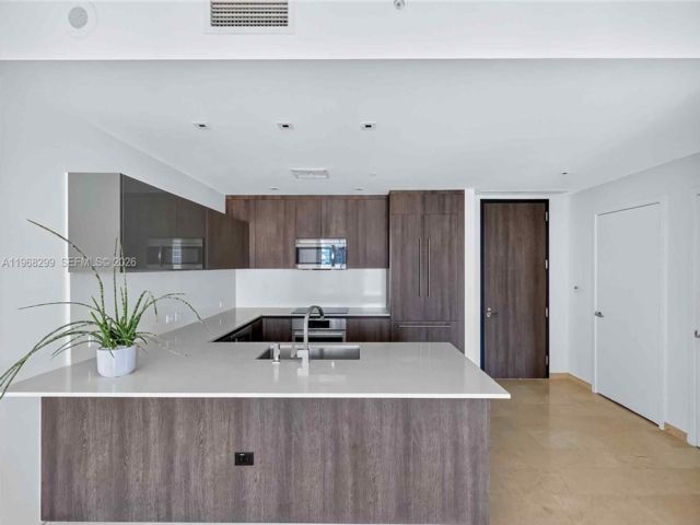  2 BR,  2.50 BTH &nbsp; style home in Miami