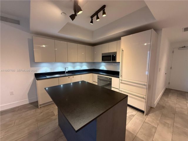  2 BR,  2.00 BTH &nbsp; style home in Miami