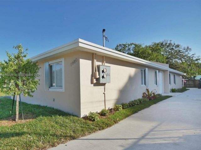  3 BR,  2.00 BTH &nbsp; style home in Miami