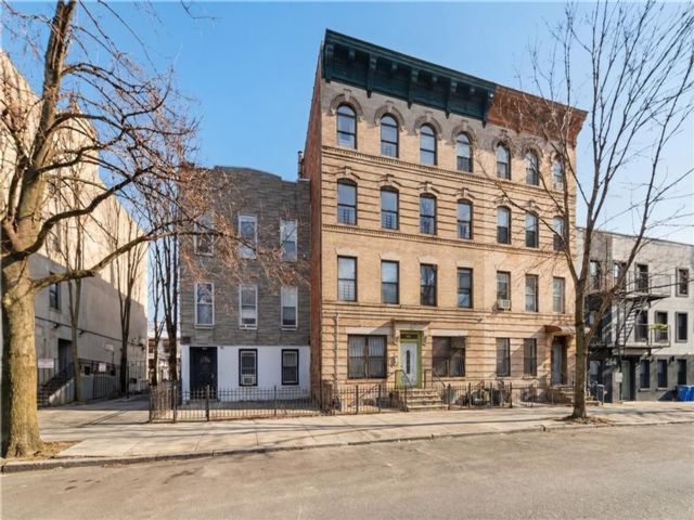 13 BR,  0.00 BTH &nbsp;Multi-family style home in Bedford Stuyvesant