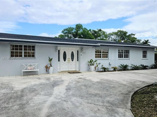  3 BR,  3.00 BTH &nbsp; style home in Miami