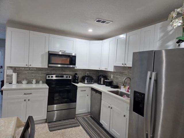  3 BR,  2.00 BTH &nbsp; style home in Miami