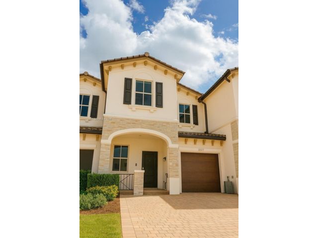  3 BR,  2.50 BTH &nbsp; style home in Miami