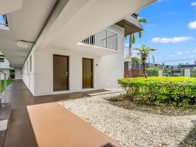  3 BR,  2.00 BTH &nbsp; style home in Miami