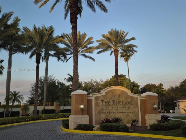  2 BR,  2.00 BTH &nbsp; style home in Miramar