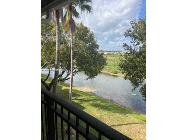  2 BR,  2.00 BTH &nbsp; style home in Pembroke Pines