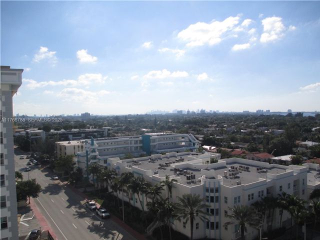  2 BR,  2.00 BTH &nbsp; style home in Bal Harbour