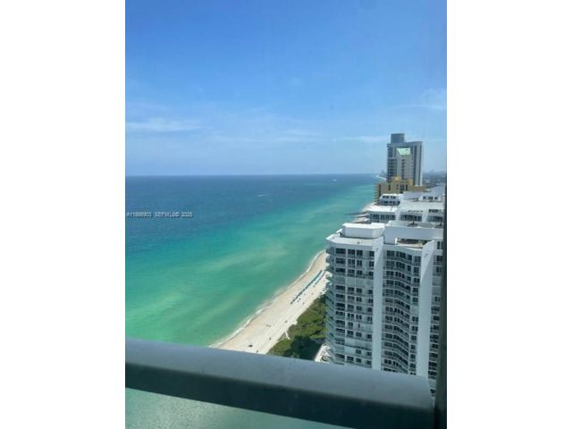  2 BR,  2.00 BTH &nbsp; style home in Aventura