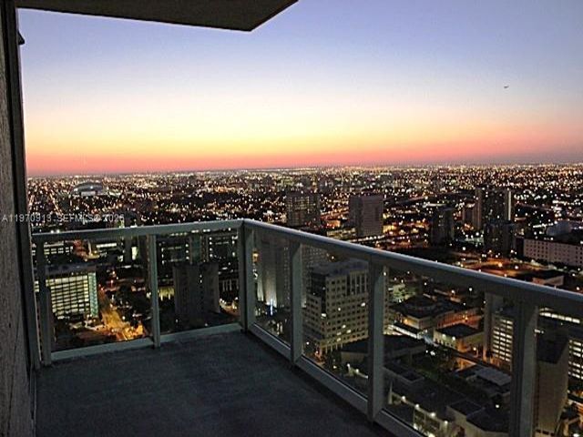  3 BR,  3.00 BTH &nbsp;Condo style home in Miami