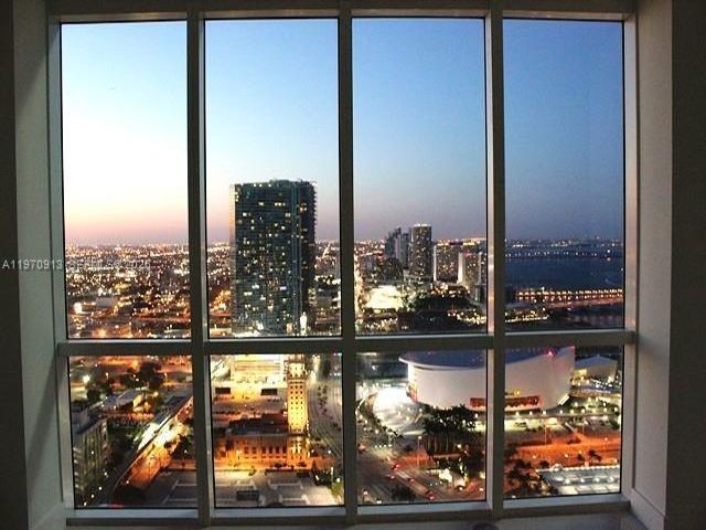 [PHOTO]