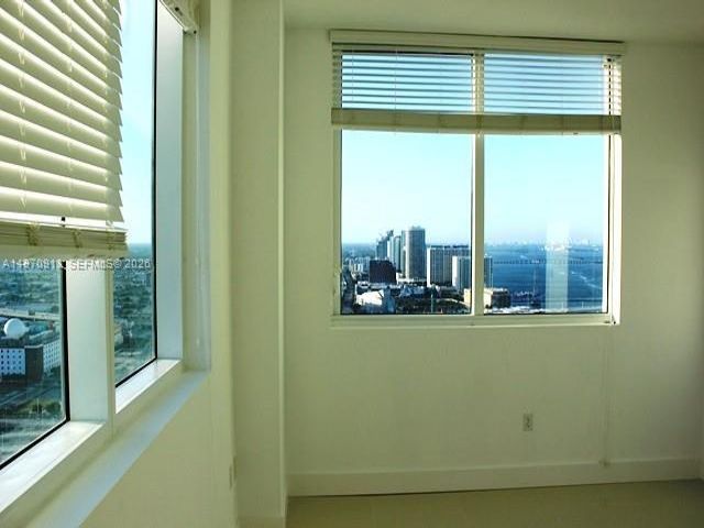 [PHOTO]