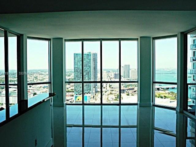 [PHOTO]