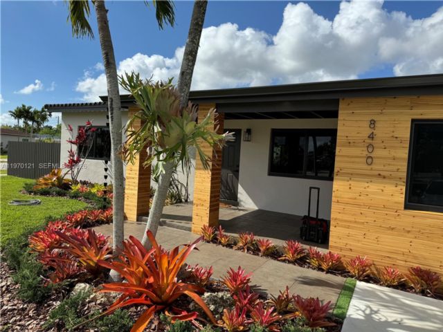  3 BR,  2.00 BTH &nbsp; style home in Miami