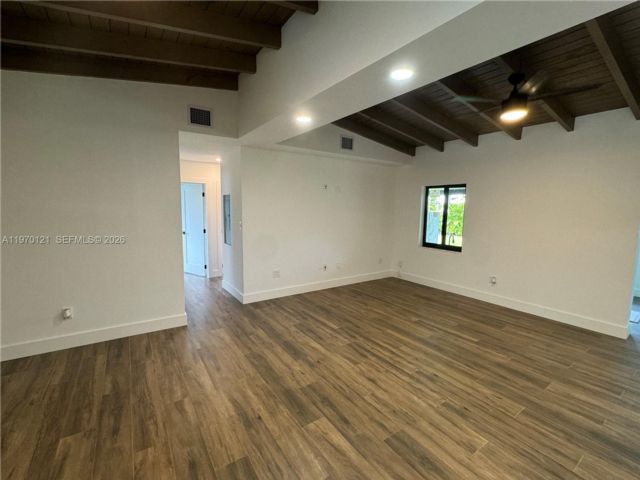 [PHOTO]