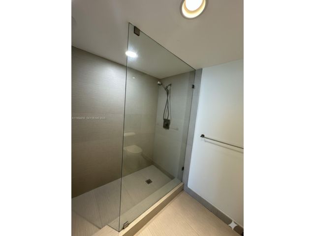 [PHOTO]