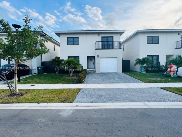  5 BR,  3.00 BTH &nbsp; style home in Florida City