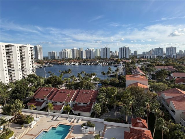  3 BR,  2.00 BTH &nbsp; style home in Aventura