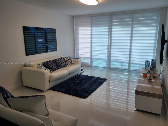  1 BR,  1.00 BTH &nbsp; style home in Hollywood