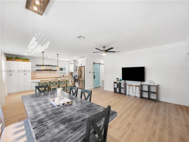 [Hollywood Real Estate, listing number 3331862]