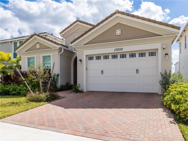 [Loxahatchee Real Estate, listing number 3331868]