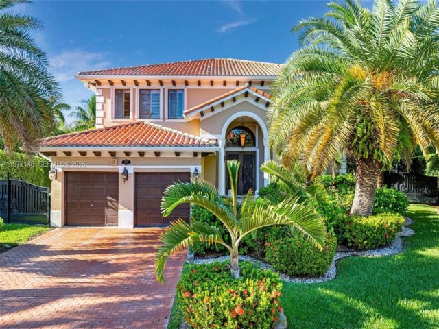  5 BR,  4.00 BTH &nbsp; style home in Cutler Bay