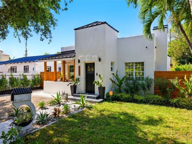  3 BR,  3.50 BTH &nbsp;Other style home in Miami