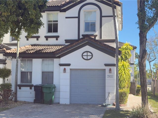  3 BR,  2.50 BTH &nbsp;Townhouse style home in Medley