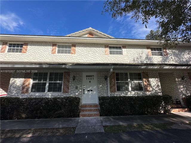  3 BR,  2.00 BTH &nbsp; style home in Hollywood